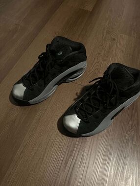 94 Preseason Reebok Silver And Black Size 10